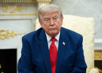 Trump amenaza a Irán por Ormuz