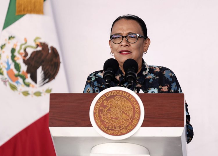 México promete justicia por periodista asesinado