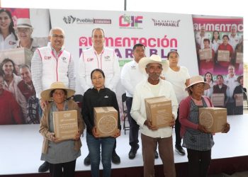 Entregan 3 mil despensas de Alimentación Imparable en Tecola