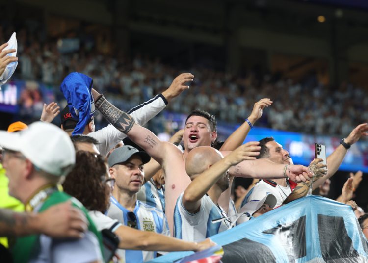 Argentinos agotan vuelos para la final del Mundial