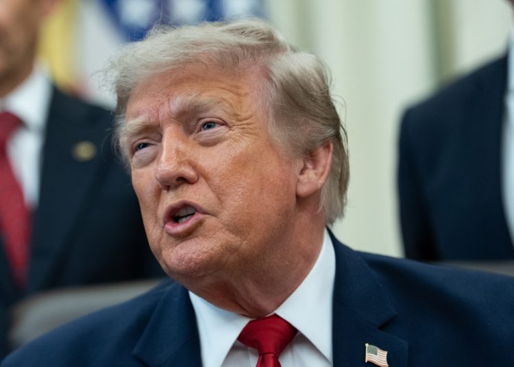 Trump amenaza a Irán por muerte de soldados estadounidenses