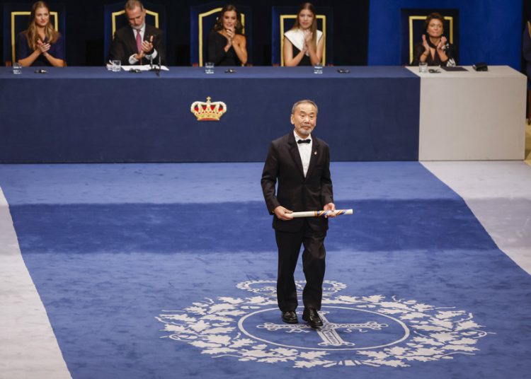 Murakami perdió 17 kilos por una enfermedad mientras escribía su última novela