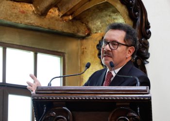 Cumplir compromisos y dar resultados, obligación de los representantes: Mier