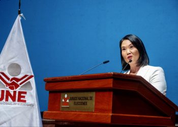 Keiko Fujimori recibe las credenciales como presidenta electa de Perú