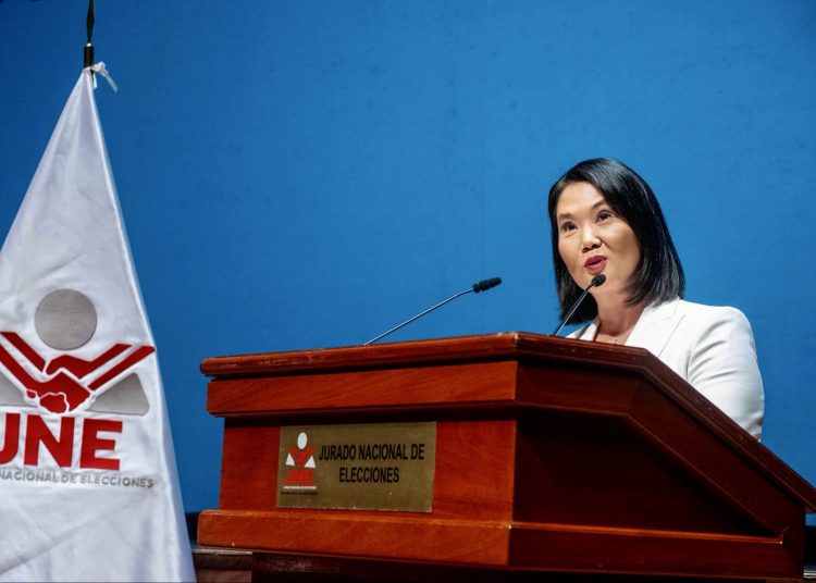 Keiko Fujimori recibe las credenciales como presidenta electa de Perú