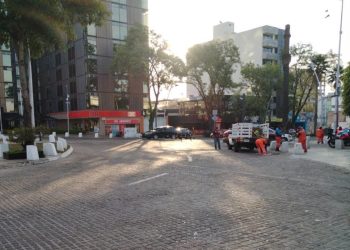 Mantienen limpieza tras festejos por triunfo de México