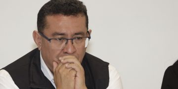 Niegan limpia en el Congreso tras salida de funcionarios