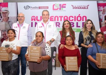 Pepe Chedraui y Marie Elise Budib entregan 6 mil 300 despensas en Totimehuacán