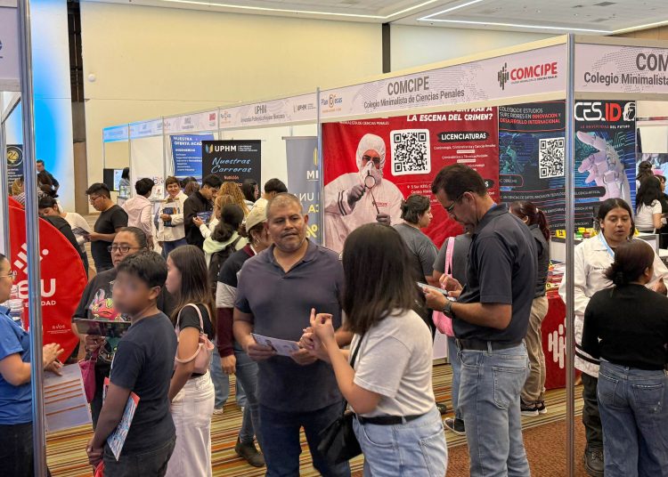 BUAP apoya la educación a través de la Feria del Plan Becas 2026