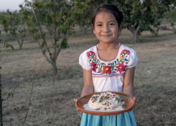 Presentan la 23.ª Feria del Chile en Nogada de San Andrés Calpan