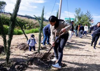 Reforestan telesecundaria en Emiliano Zapata en San Andrés Cholula