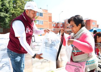 Sedif entrega más de 12 mil despensas a familias de Puebla capital