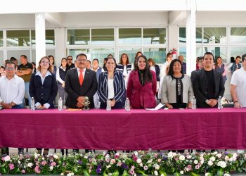 Tras firma de convenio, entrega Tonantzin Fernández becas Udlap a jóvenes cholultecas